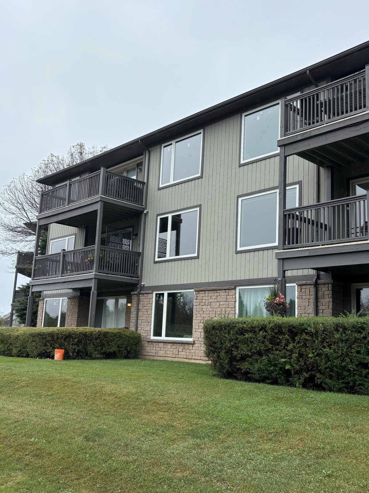 Real WDC project: tall multi-storey wall with rows of new windows